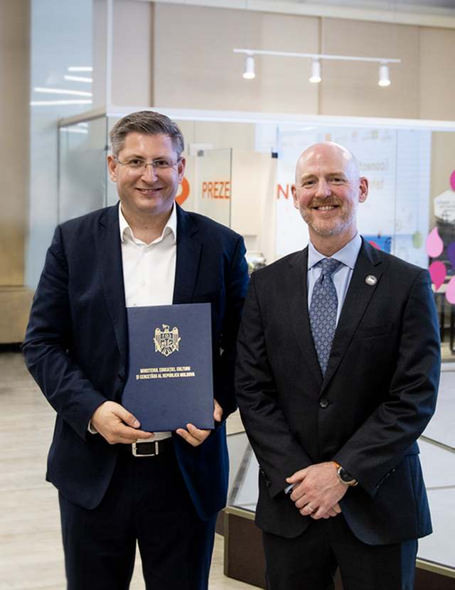 StarNet va conecta gratuit la internet peste 300 de școli